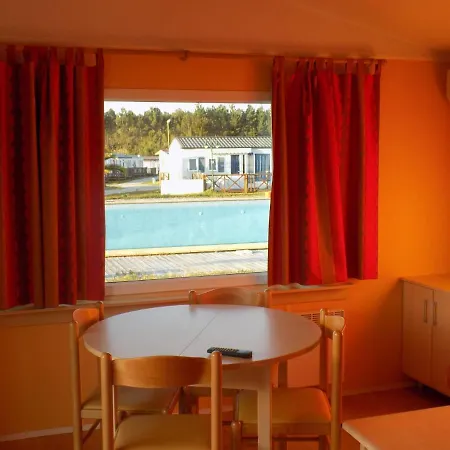 Natur Camping Bungalow T2 - 8 Pataias