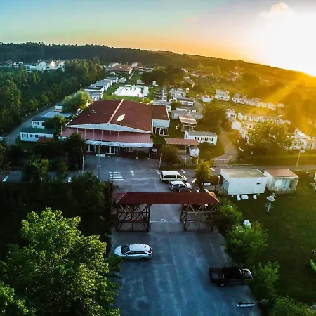 Natur Camping Bungalow T2 - 8 * Pataias